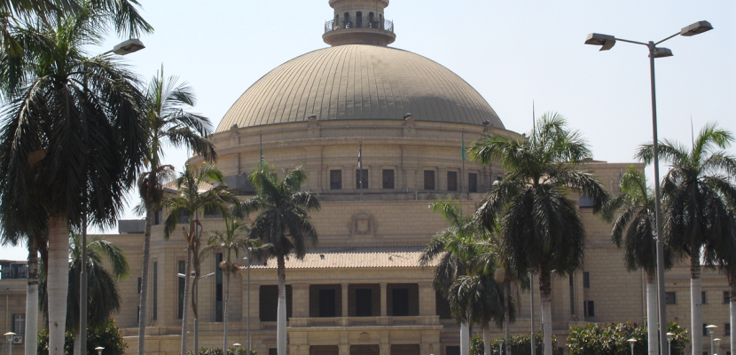 اتحاد طلاب جامعة القاهرة يجمد أنشطته ويطالب بإقالة وزير التعليم العالى