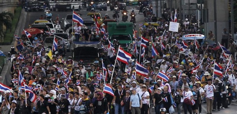 الآلاف يحتشدون بعاصمة تايلاند للمطالبة باستقالة رئيسة الوزراء