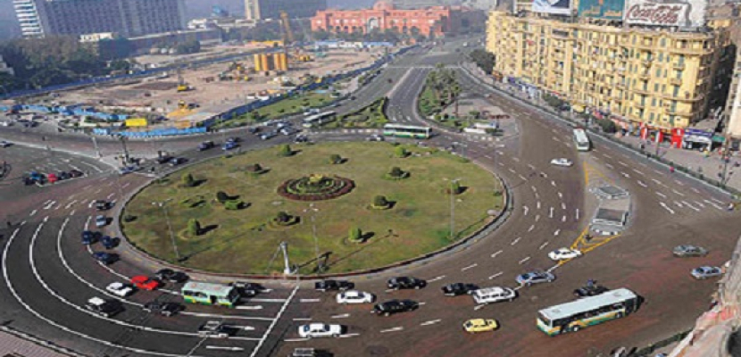 قوات الجيش تفتح ميدان التحرير أمام حركة مرور السيارات