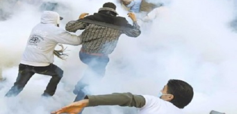 الأمن يطلق قنابل الغاز لتفريق مسيرة لطلاب الإخوان بجامعة المنيا