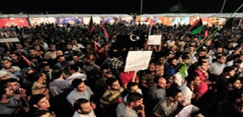 إسلاميون يطالبون بإسقاط حكومة ليبيا