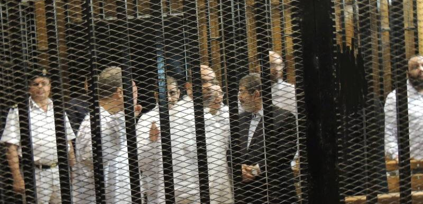 المحكمة تعيد قضية تتهم مرسي بالنصب باسم “مشروع النهضة” للنيابة العامة