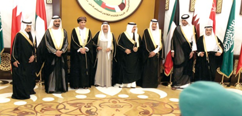 انطلاق القمة الخليجية بالكويت وسط تحديات سياسية