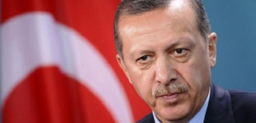 استطلاع: شعبية الحزب الحاكم في تركيا تتراجع وسط فضيحة فساد
