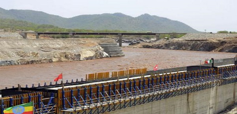 وزراء مياه مصر والسودان وإثيوبيا يوقعون العقد النهائي لدراسات السد الثلاثاء