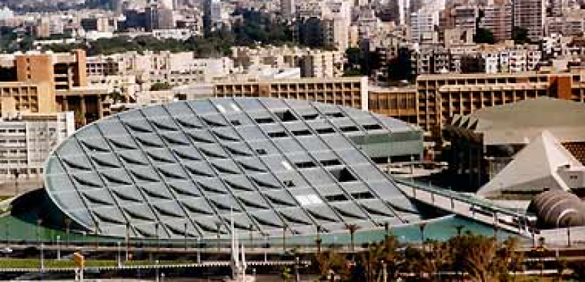 مكتبة الإسكندرية تضم مقتنيات العالم “مشرفة”