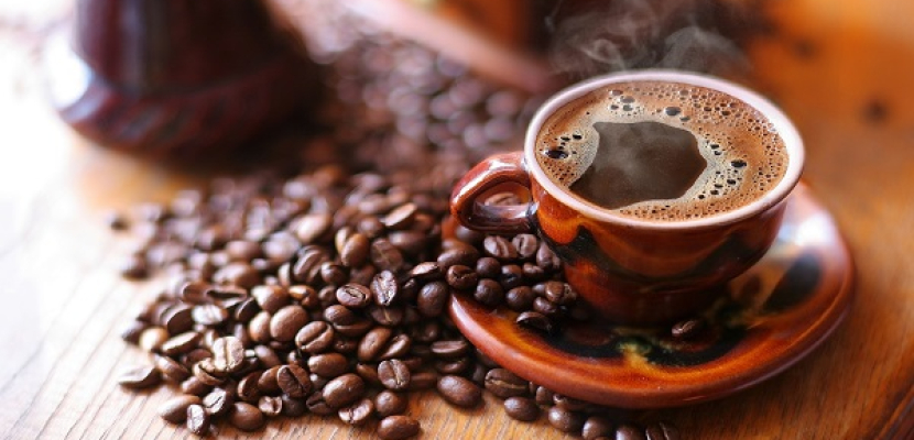 دراسة: تناول القهوة العادية والخالية من الكافيين يفيد الكبد