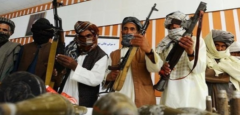 طالبان تفجر شاحنتين ملغومتين بالقرب من مبنى المخابرات الأفغانية