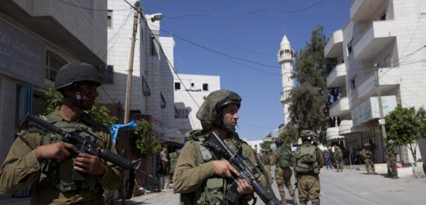الاحتلال الإسرائيلي يعتقل 17 فلسطينيا بالضفة والقدس .. ويجري تدريبات عسكرية بطوباس