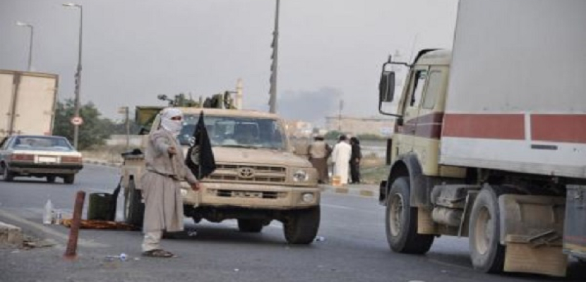 داعش يقطع الطريق الدولي في بيجي بالعراق
