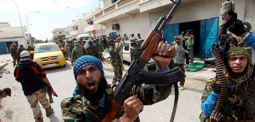 مقتل 9 في اشتباكات بين داعش ومتشددين بشرق ليبيا