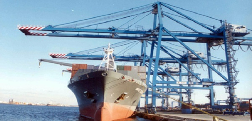 ميناء دمياط يستقبل 6 سفن للحاويات والبضائع العامة