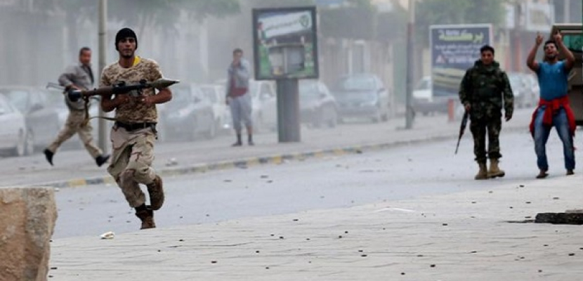 مقتل جندي بالجيش الليبي وإصابة اثنين جراء اشتباكات ببنغازي