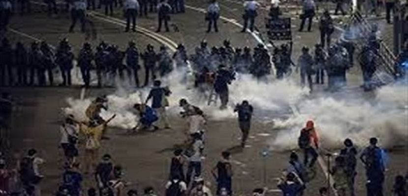 الجيش الصيني يصدر تحذيراً لمتظاهري هونغ كونغ لأول مرة