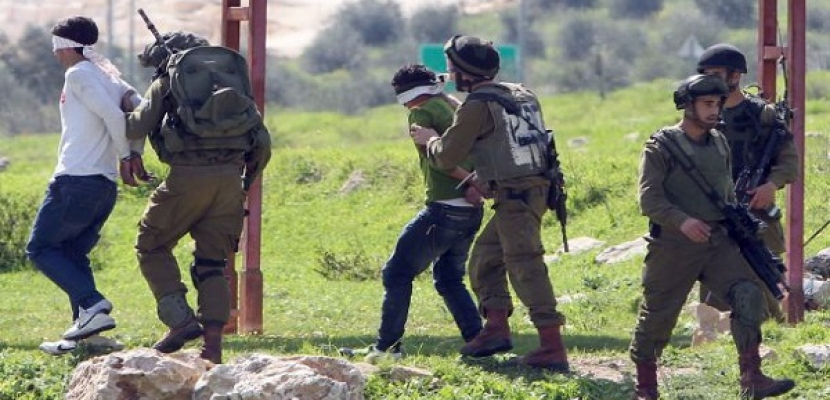 قوات الاحتلال تعتقل 177 فلسطينيا بحجة تواجدهم في إسرائيل بدون تصاريح