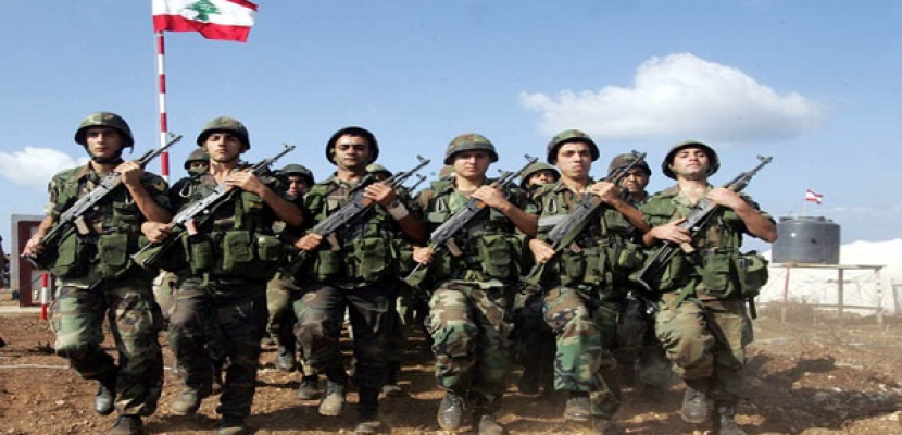 الجيش اللبنانى يقصف المسلحين فى جرود بلدة عرسال