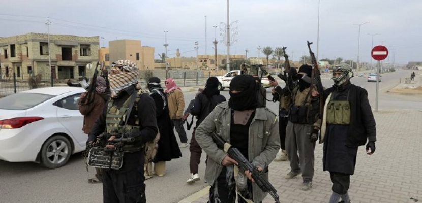 تنظيم داعش الإرهابي يسيطر على أحياء الرمادي ويقتل 50 شرطيا عراقيا