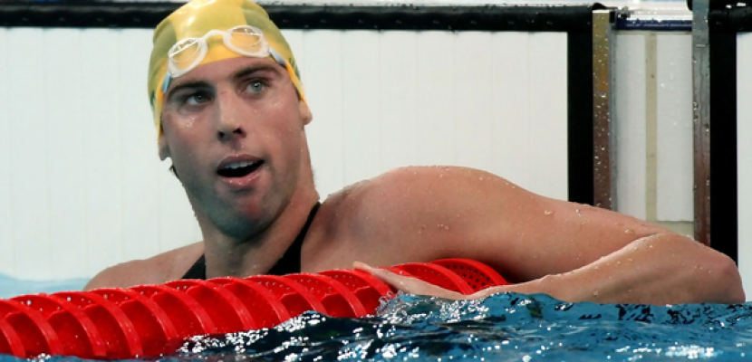 السباح الأسترالي هاكيت يسجل عودة قوية بعد غياب طويل في سباق 400 متر حرة