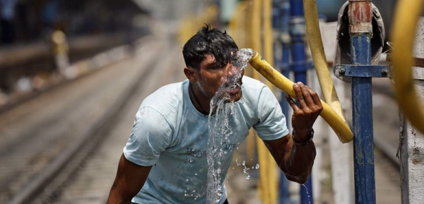 «إندبندنت»: «الحر» يذيب شوارع الهند ويقتل شعبها