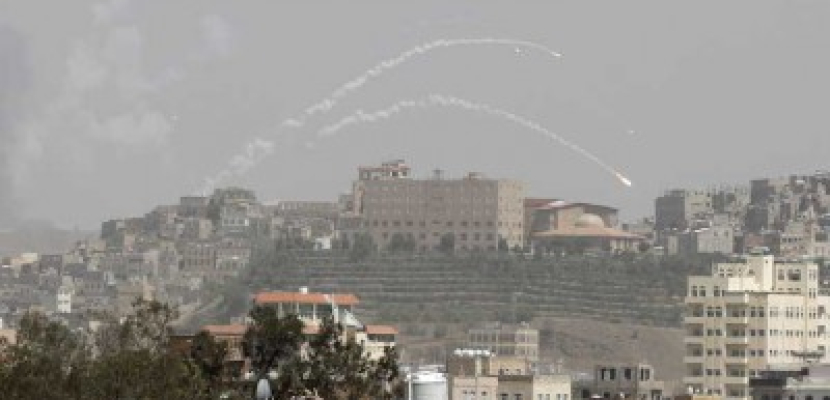 إطلاق صاروخ من اليمن على مسجد في نجران السعودية ومقتل شخصين