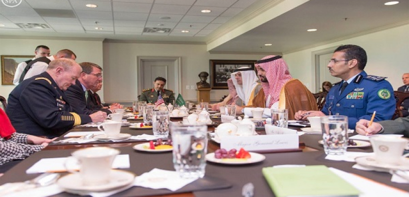 ولي العهد السعودي ووزير الدفاع الأمريكي يبحثان أوجه التعاون بين البلدين