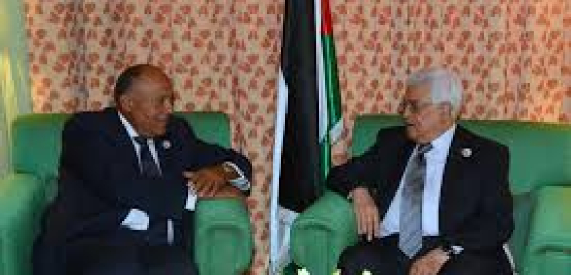 سامح شكري يلتقى مع الرئيس الفلسطينى مساء الثلاثاء