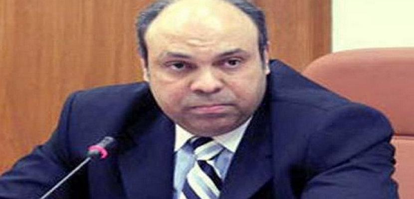 وزير الطيران: إقالة رئيس القابضة لمصر للطيران