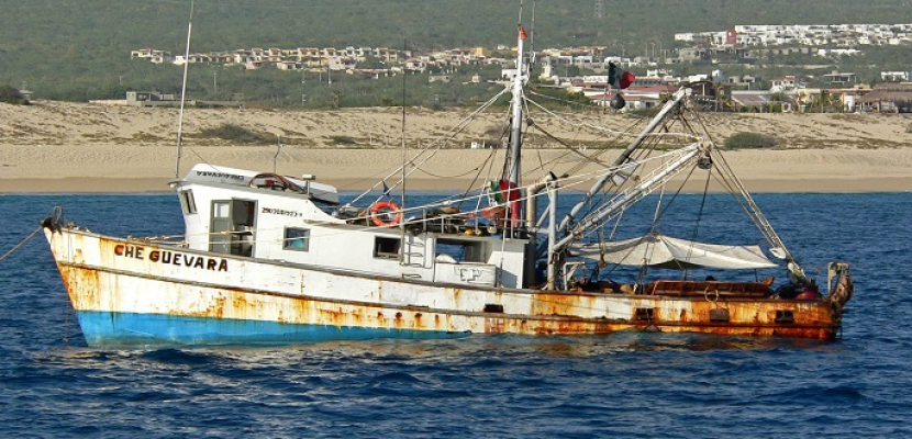 الخارجية تتابع أزمة الصيادين المصريين المحتجزين بتونس