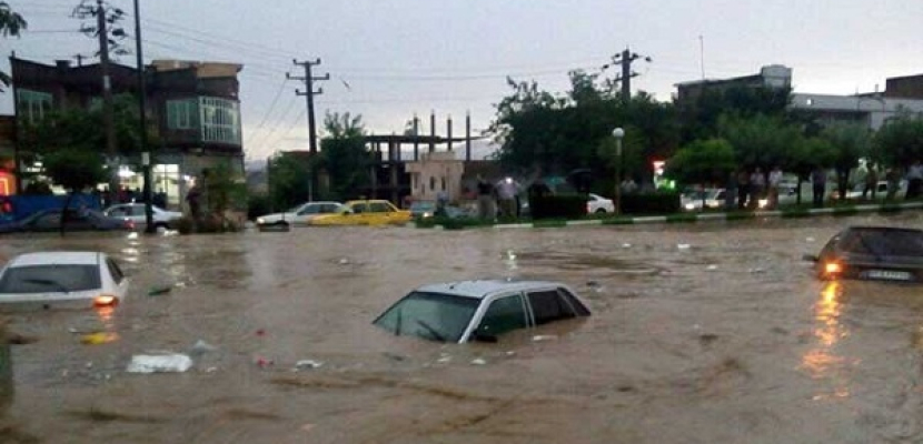 مقتل 10 أشخاص على الأقل جراء السيول في إيران