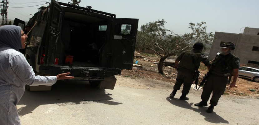 قوات الاحتلال الإسرائيلي تستهدف المنازل والأراضي الزراعية وسط قطاع غزة