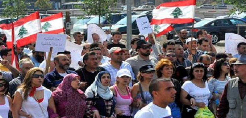 إضراب في لبنان للمطالبة بـ «تصحيح الرواتب»