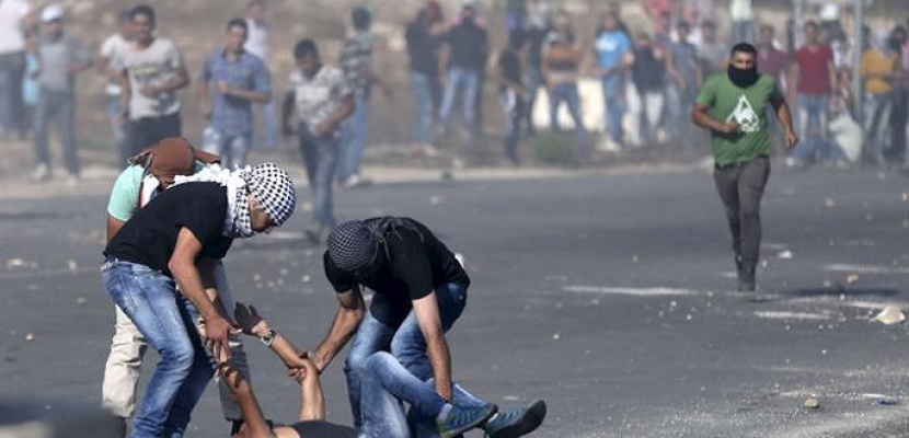 وفاة طفل فلسطيني اختناقا في الضفة.. وإصابة أكثر من 50 في مواجهات مع قوات الاحتلال بقطاع غزة