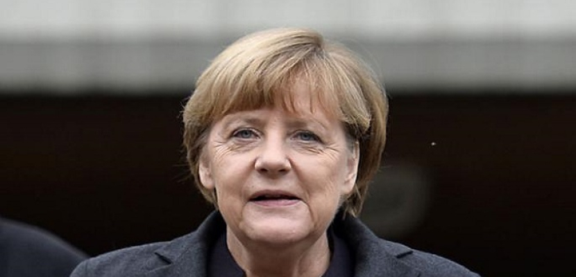 ميركل تؤيد الإسراع بترحيل اللاجئين من مرتكبي الجرائم في ألمانيا