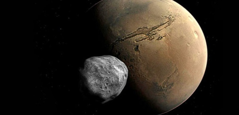 المريخ يدمر قمره الأقرب إليه “فوبوس”