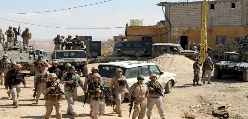 الجيش اللبناني يقصف مواقع للمسلحين في جرود بلدة عرسال