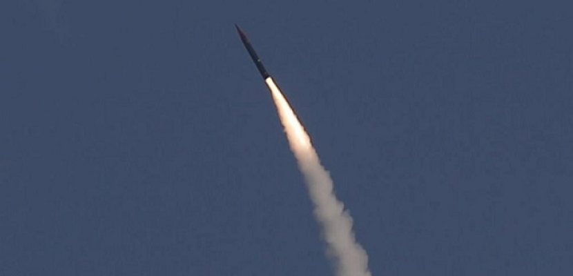 روسيا تطلق أول صاروخ فضائي