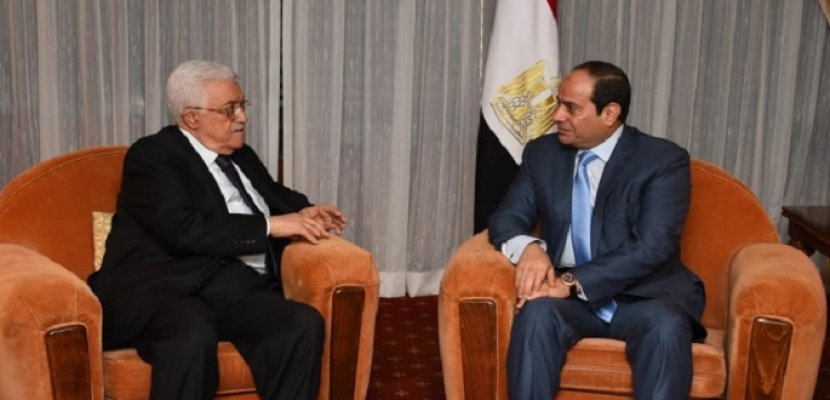 الرئيس الفلسطيني يصل القاهرة للقاء السيسي
