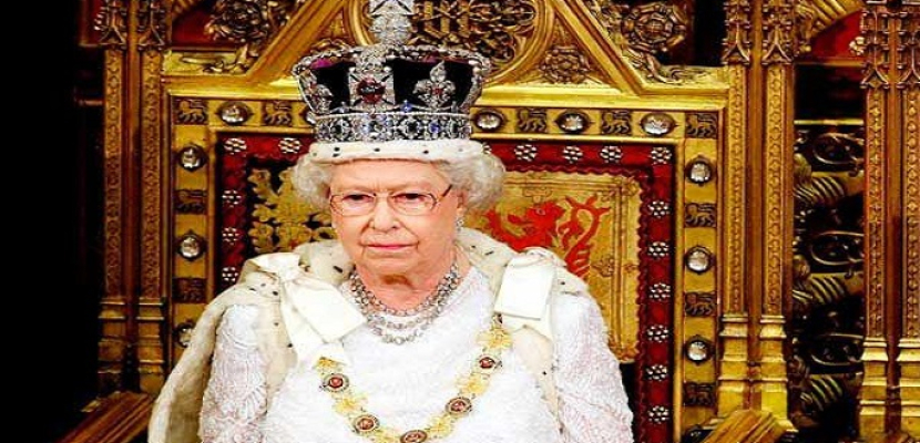 المدفعية الملكية تحيي الذكرى 64 لجلوس الملكة اليزابيث على العرش