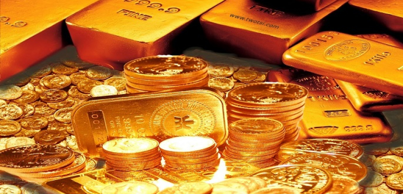 انخفاض سعر الذهب وتماسكه فوق أعلى مستوى في شهر