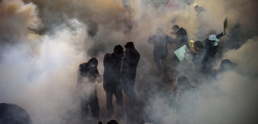 الشرطة التركية تستخدم العنف لتفريق محتشدين أمام مقر صحيفة زمان