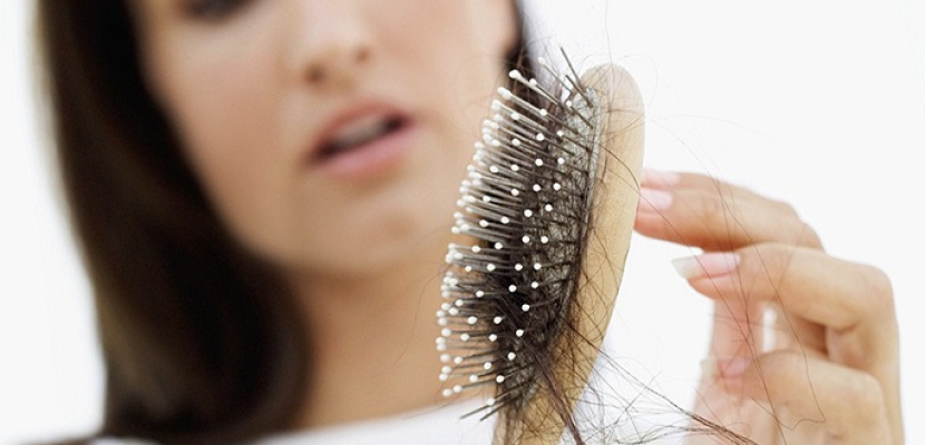وصفات طبيعية بسيطة لعلاج مشكلة تساقط الشعر