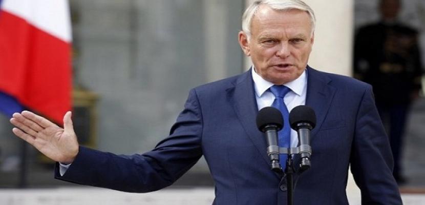 وزير الخارجية الفرنسي: إن قبول اللاجئين “واجب”
