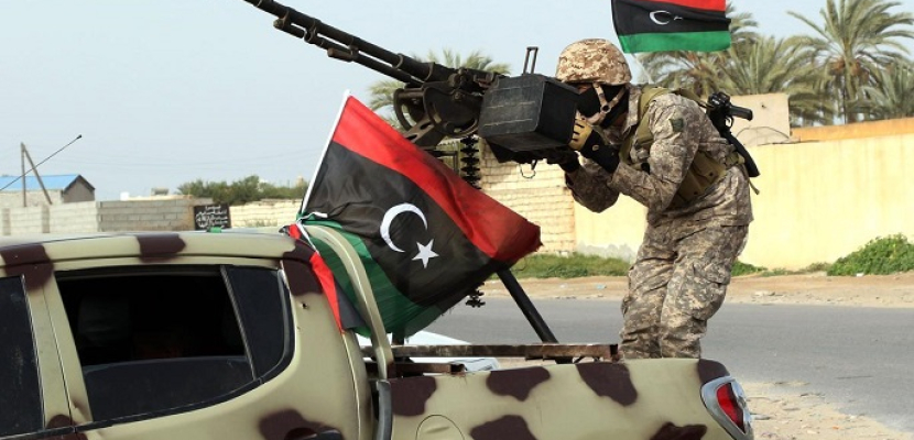 الجيش الليبي يحبط محاولة وصول قارب محمل بالأسلحة إلى متطرفي درنة