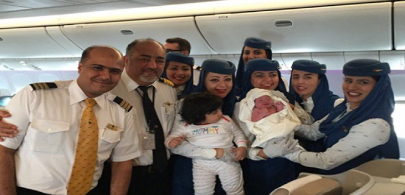 مولود جديد يُجبر طائرة سعودية متجهة إلى نيويور للهبوط في لندن