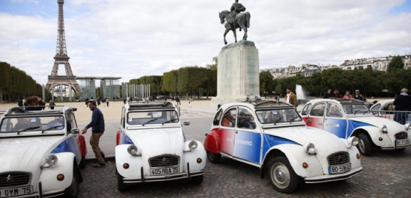 باريس تحظر سير السيارات القديمة في شوارعها