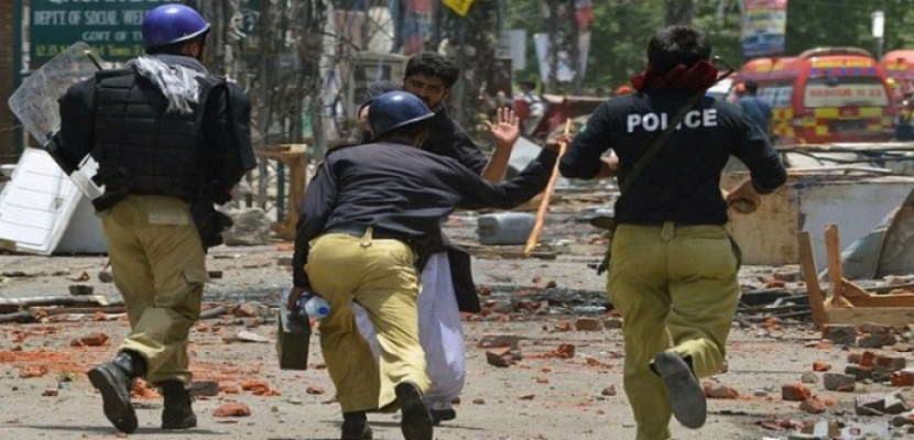 مقتل وإصابة 22 شخصا في هجوم انتحاري بباكستان