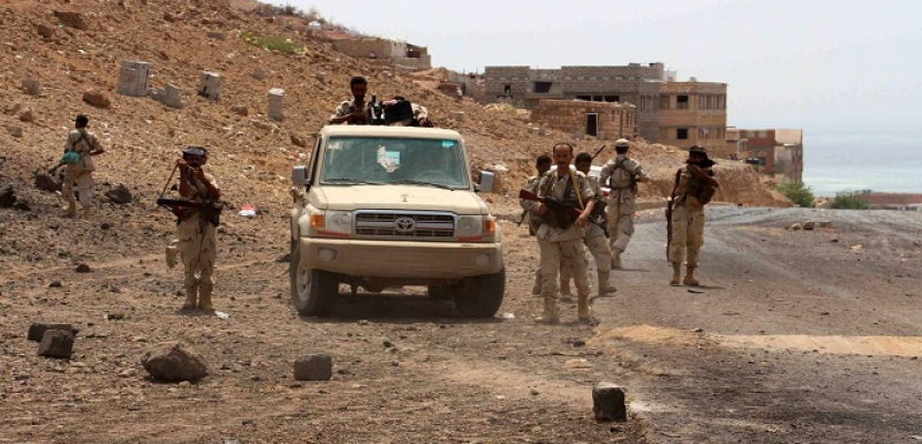 مقتل 7 من ميليشيات الحوثى وصالح خلال مواجهات مع الجيش اليمنى فى تعز