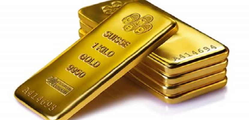 الذهب ينخفض لكن الطلب على الملاذ الآمن يبقي الأسعار فوق 1300 دولار