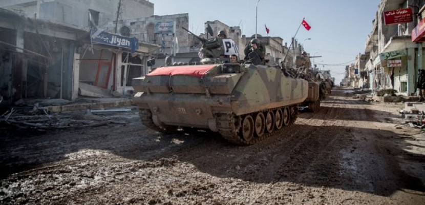 القوات التركية تجدد اعتداءاتها بالمدفعية على محيط بلدة عين عيسى في سوريا