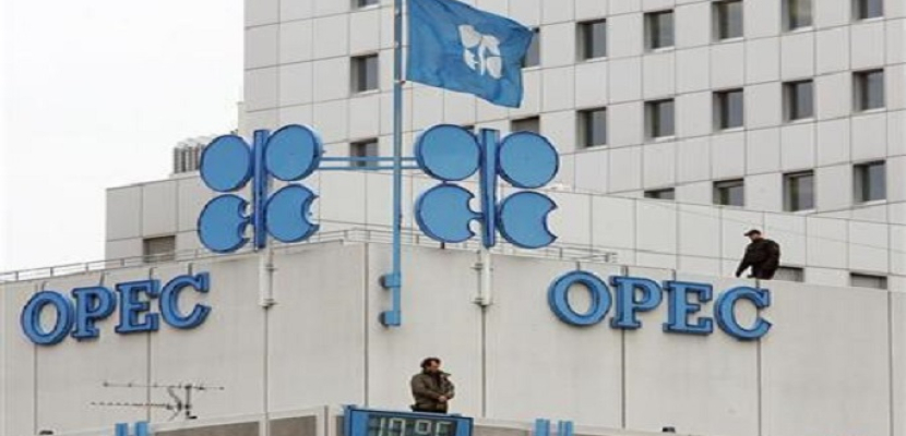 النفط يهبط بفعل خيبة أمل في اتفاق أوبك
